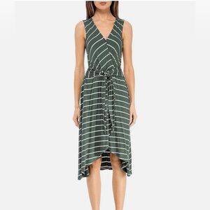 NWT women’s green and white sleeveless dress size large.